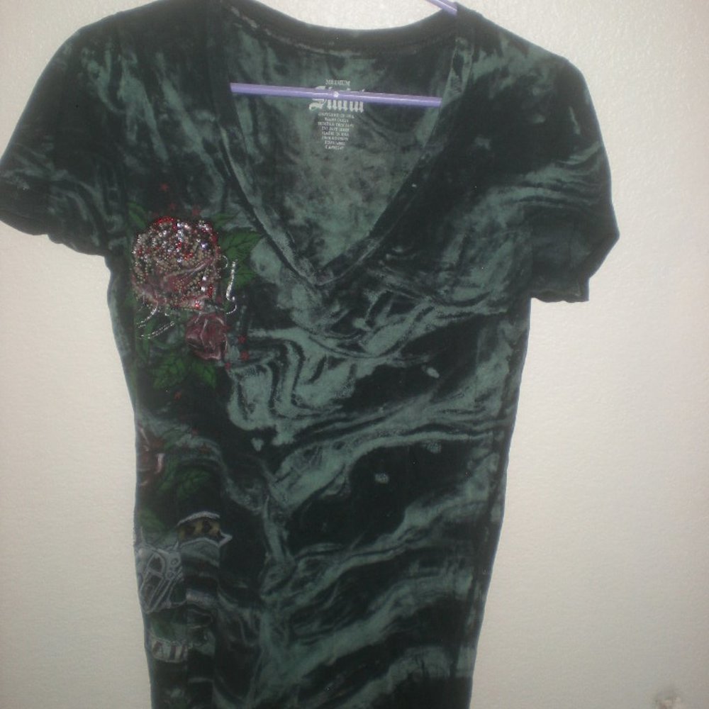 SINFUL Brand  T-Shirt  Top  Sparkle    Size Medium   NWOT